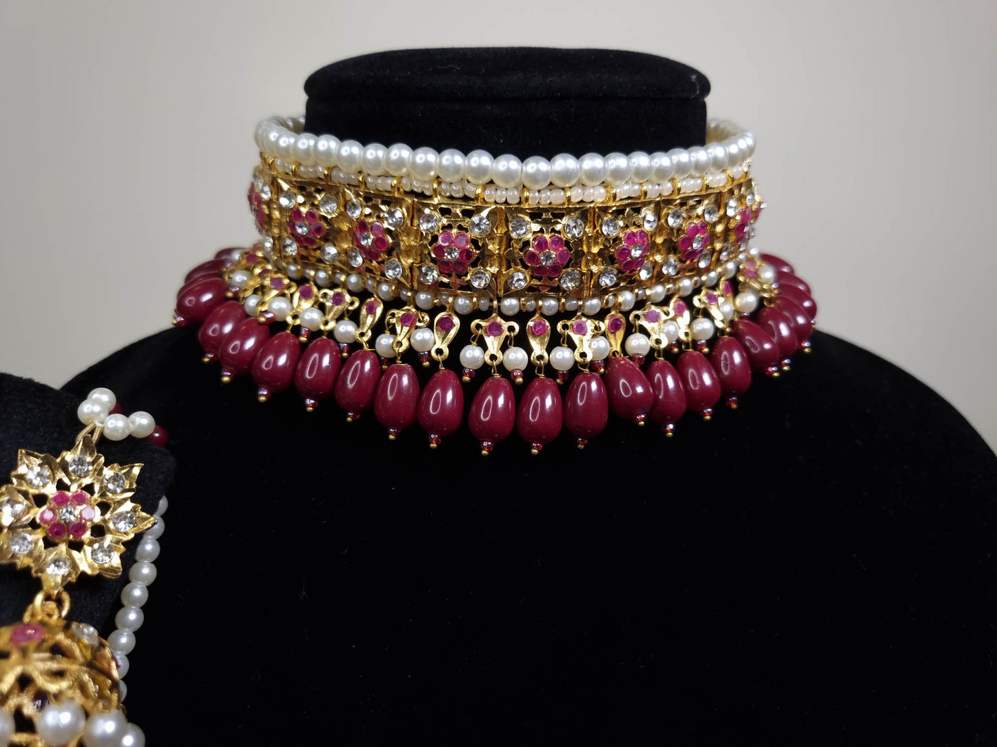 Zareen Ruby Choker Set With Tikka