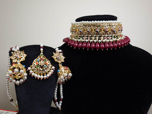 Zareen Naurattan Choker Set With Tikka