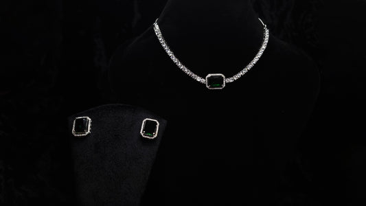 Emerald Glow Necklace Set