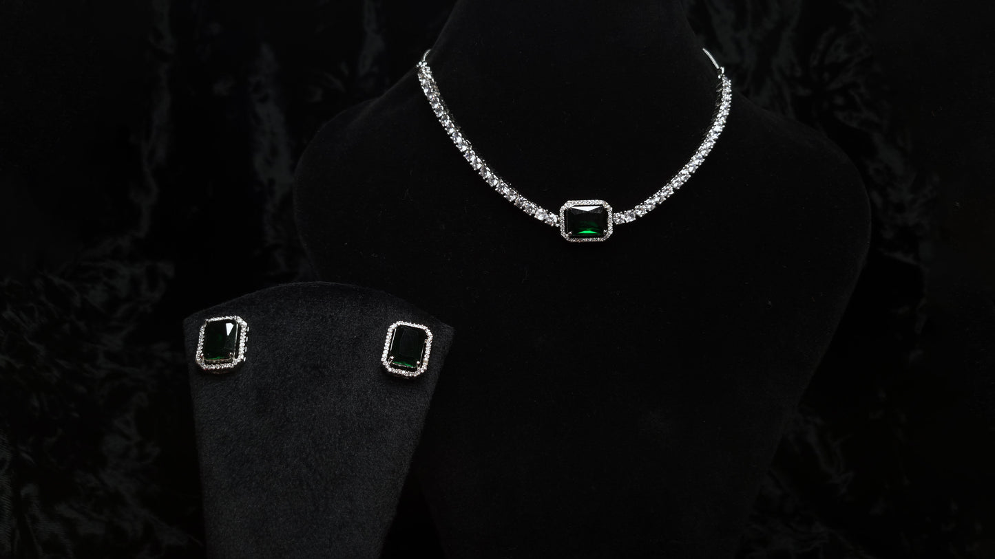 Emerald Glow Necklace Set
